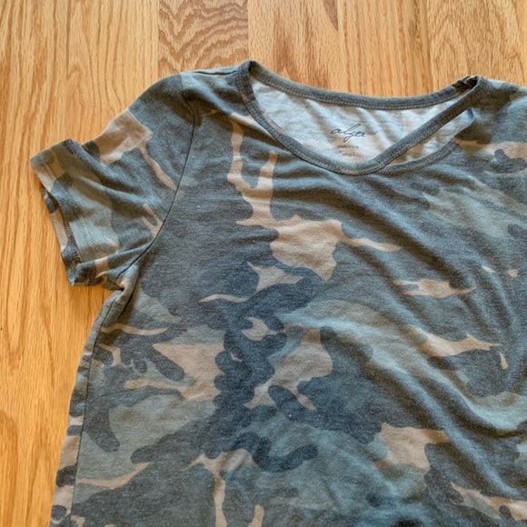 Camo T Shirt - Picture 4 of 4